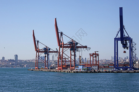 在土耳其伊斯坦布尔工业港工作的大起背景图片