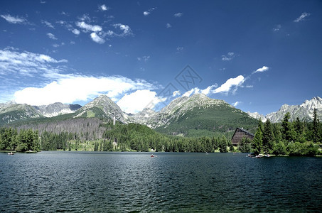 高塔特拉山脉的美丽湖泊Strbske图片
