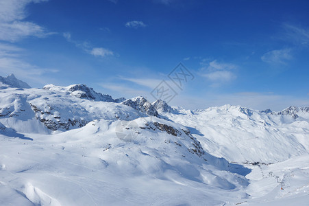 山与雪的冬天图片