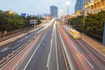 广州市中心的交通图片