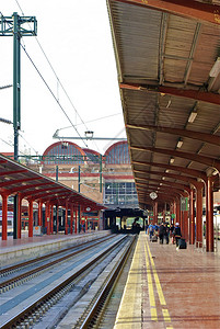 车站的铁路图片