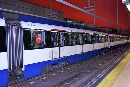 马德里地铁列车图片