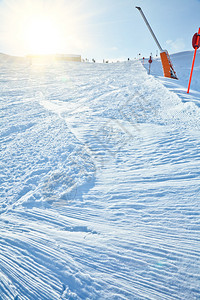 意大利ValDiFassa滑雪度假胜地滑雪山图片