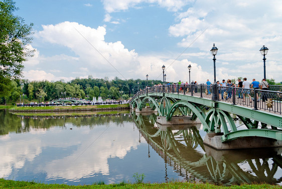 哥特桥反射在俄罗斯莫科沙图片