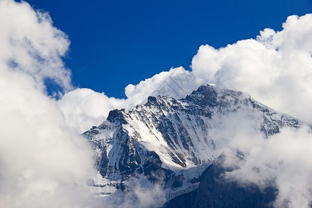 少女峰地区的冬季景观图片