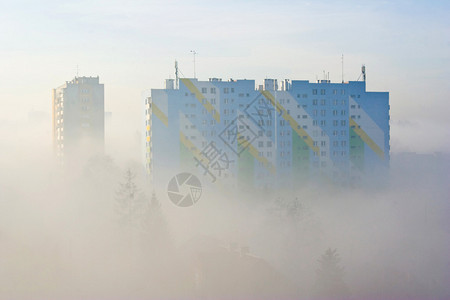 日出朦胧的城市图片