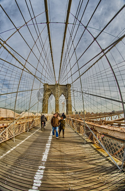 布鲁克林大桥的巨型结构图片