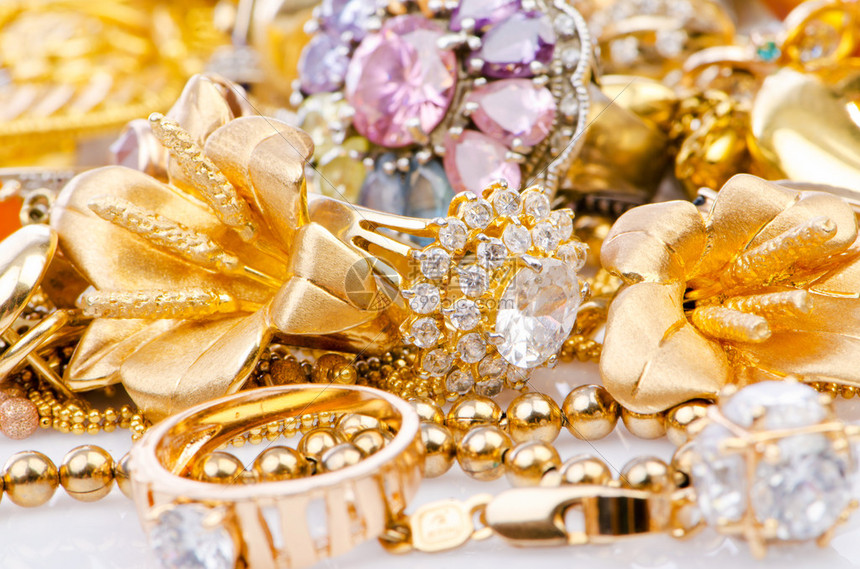 黄金期货行情反复验证，过度解读是否反而适得其反