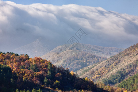 山秋天风景云图片