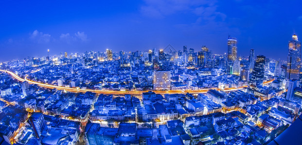 带鱼眼镜头的曼谷市夜景图片