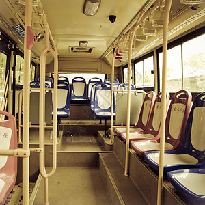 城市车辆公共汽车空座位图片