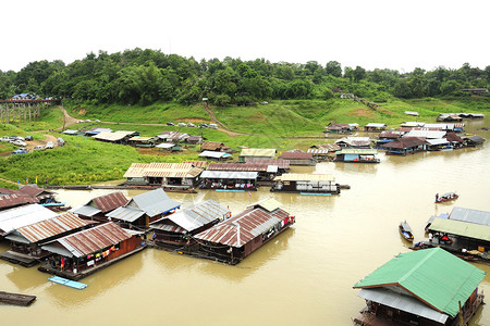 泰国Kanjanburi山图片