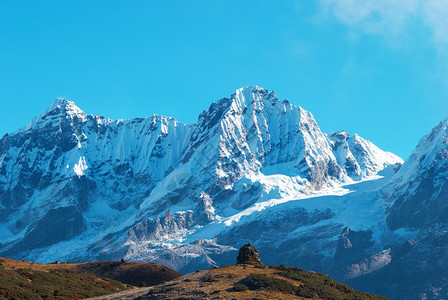 高山之巅被雪覆盖干城章嘉峰印度图片