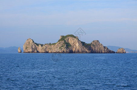 海中岩岛燕鸟繁衍之地图片