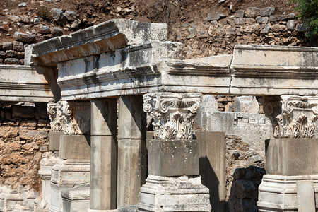 图拉真喷泉在古希腊城市以弗所图片