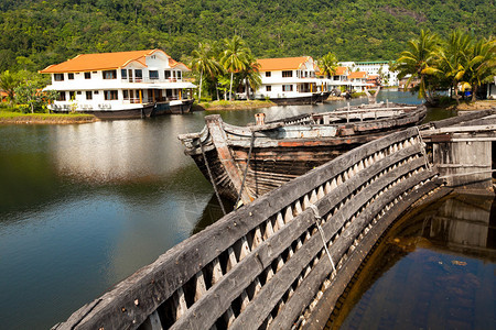 2012年3月11日在泰国象岛的前渔村建造新酒店快速发展的象岛长约30公里图片