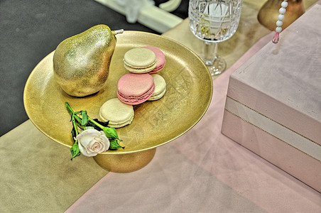 优雅的婚礼餐桌布置图片