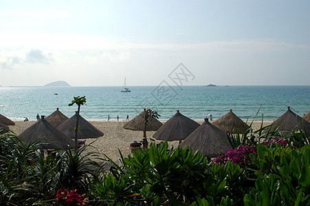 海南岛三亚度假胜地有名的度假胜地海滩宽阔清图片