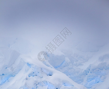 冰雪中的冰山在寒图片