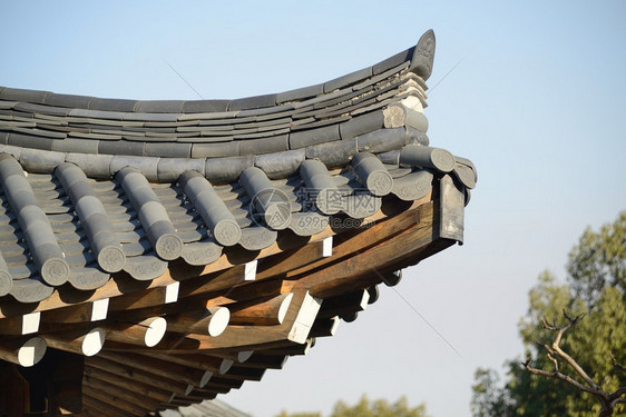 韩国传统建筑的屋檐图片