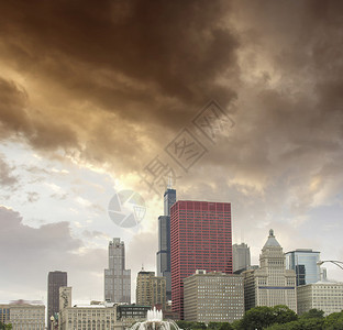 芝加哥伊利诺伊州城市摩天大楼上美图片