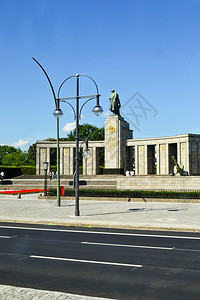 柏林苏联士兵纪念碑图片
