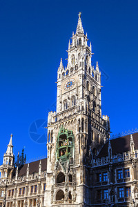 慕尼黑市政厅在Marienplatz与数字在Glocke图片