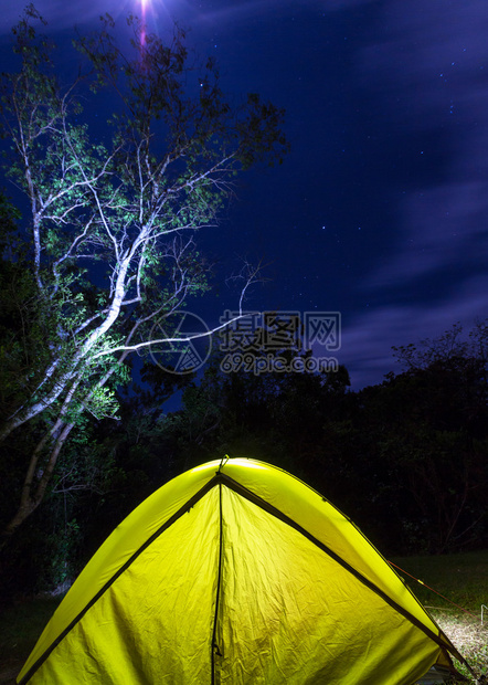 沙漠露营夜景图片