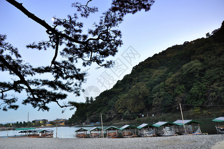 日本京都西北部旅游区岚山的美丽风景图片