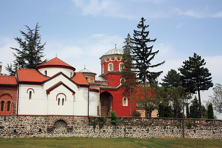 塞尔维亚克拉列沃Kraljevo附近13世纪塞族东正教修道院齐查i图片