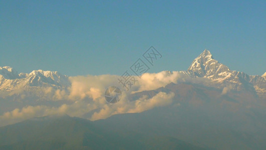 喜马拉雅山脉尼泊尔的鱼尾山来自Sar图片