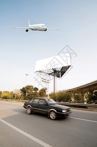 上海的高速公路和广告牌图片