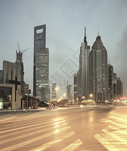 上海世纪大道的街景图片