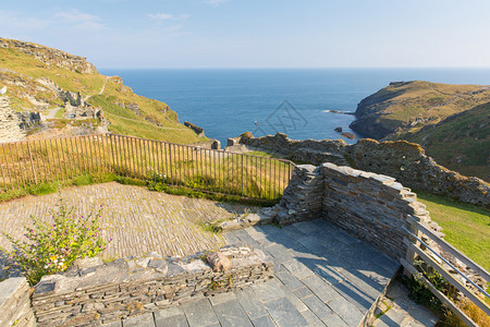 TintagelCastleCornwallNorman在英国Cornwall的Tintagel村附近的Tintagel岛半上图片