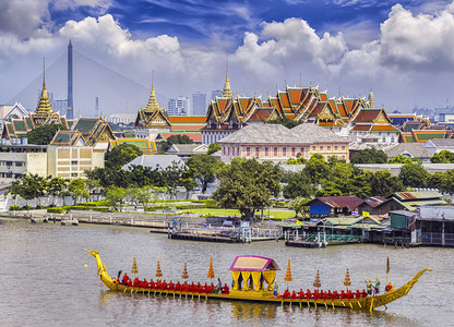 泰国王宫的风景前面有金色护卫舰是泰图片