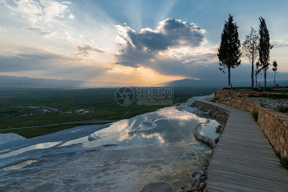 土耳其帕穆卡勒日落时自然图片