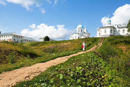 俄罗斯修道院Tervenichi中间修女图片