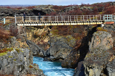 Hraunfossar熔岩瀑布与图片