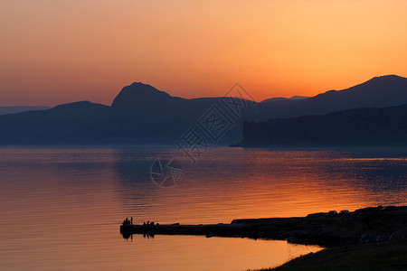 海上的夜景图片