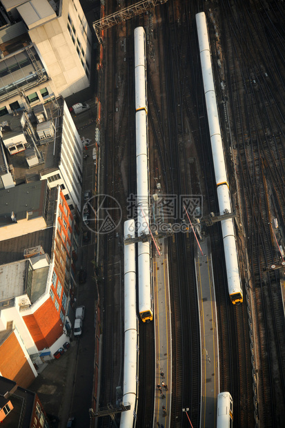 伦敦的火车运输图片