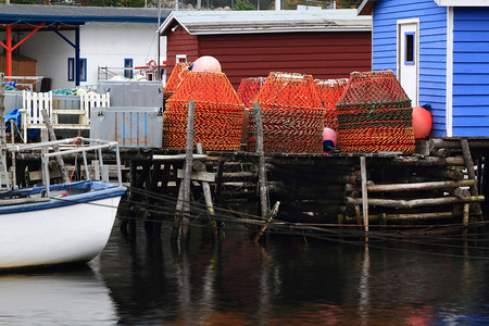 加拿大纽芬兰省小港的螃蟹渔夫停靠高清图片