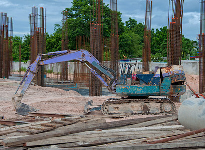 工地挖掘机施工设备园区背景图片