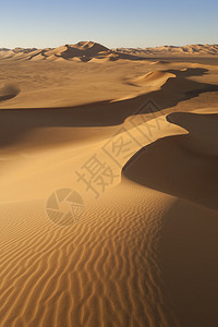 利比亚沙漠是旅行者和摄影师的绝佳之地图片