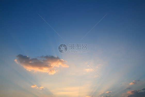 夕阳的天空和的光芒图片