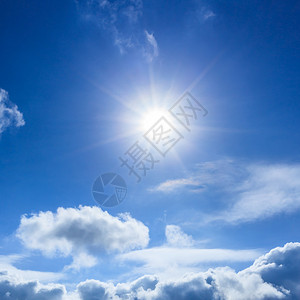蓝天有云和太阳图片
