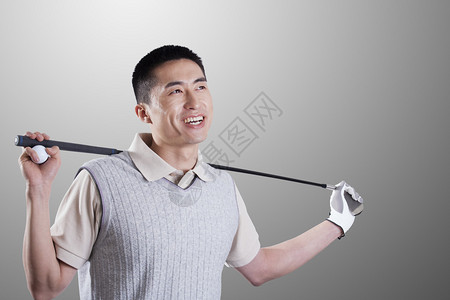 年轻高尔夫球手的肖像图片