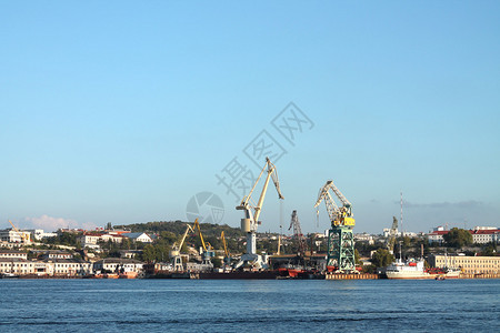 水平全景货物海港视图图片