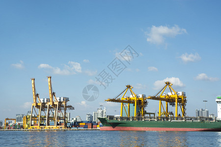 港口货物运输船图片
