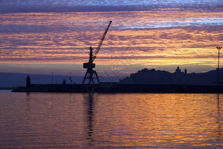 港口的夕阳图片