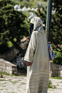 在摩洛哥Fes街上行走的人世图片